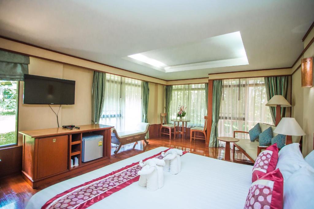 Sappraiwan Elephant Resort & Sanctuary photo 1