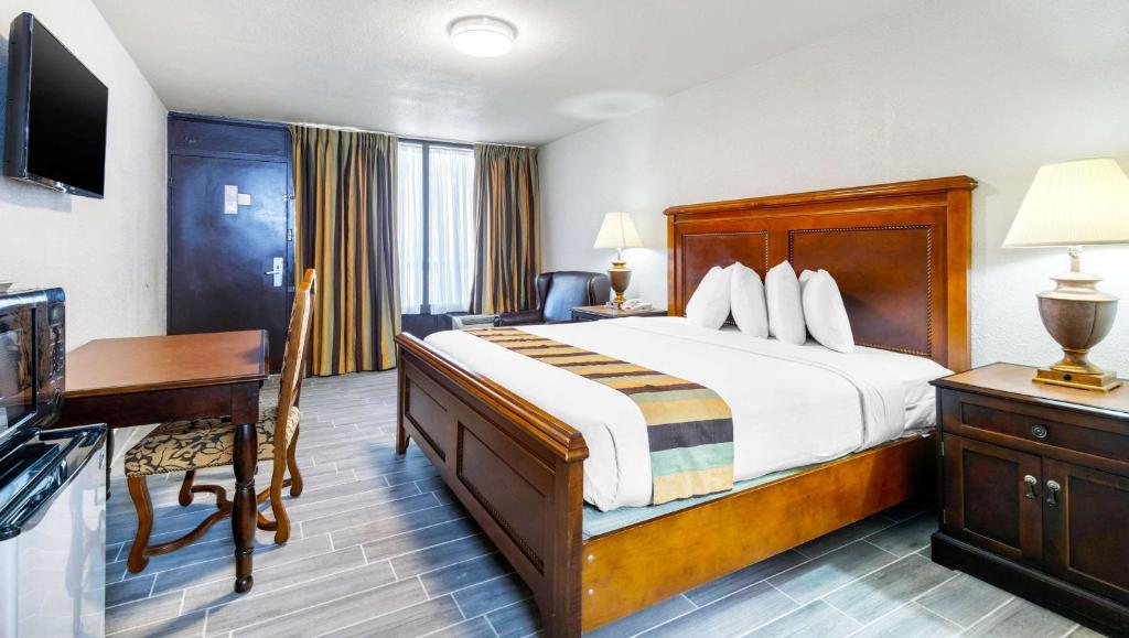 Magnuson Grand Hotel & Conference Center Tyler image