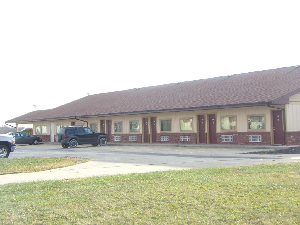 Huggy Bear Motel - Warren photo 1