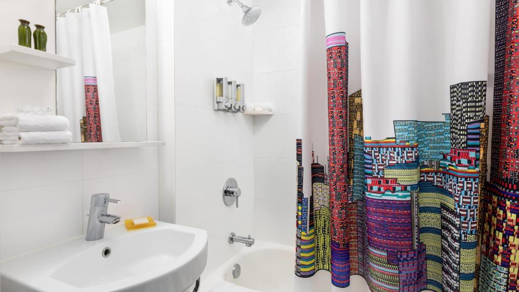 Двухместный (Номер Trendy с 1 кроватью размера «king-size» - Вид на бухту), YVE Hotel Miami