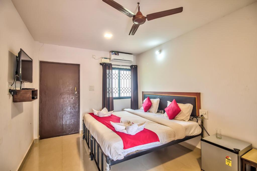 Двухместный (Двухместный номер Делюкс с 1 кроватью и балконом), Poornima beach place