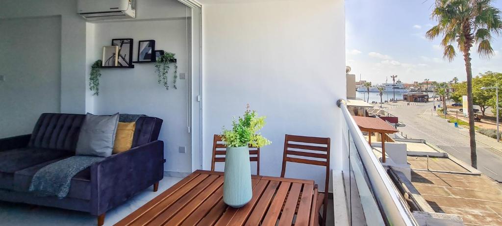 Phaedrus Living - Seaside Executive Flat Harbour 206 photo 1