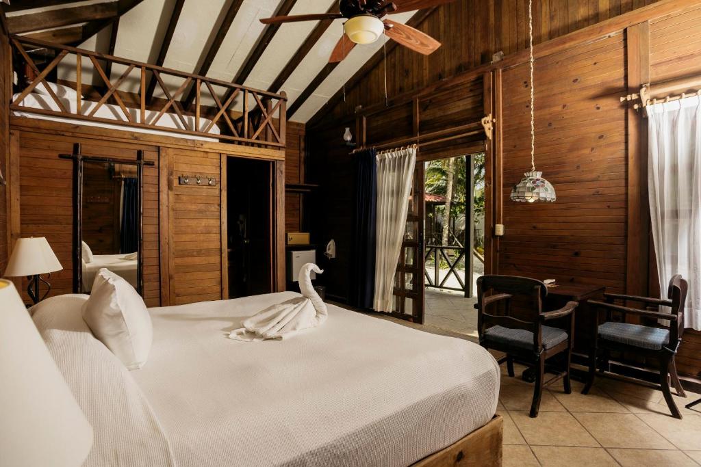 Номер (Бунгало рядом с океаном - Кровать размера «king-size»), Petit Lafitte Ocean Front