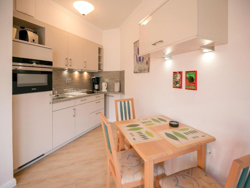 Dünenpark Binz - Komfort Ferienwohnung mit 1 Schlafzimmer und Balkon im Dachgeschoss 010 photo 2