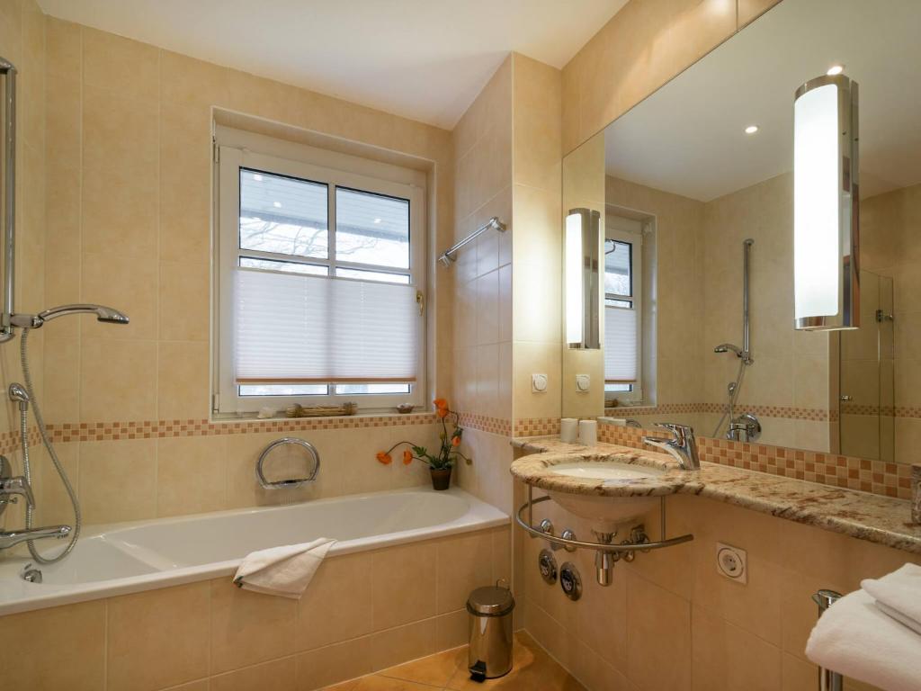 Kaiservillen Heringsdorf - Ferienwohnung mit 1 Schlafzimmer und Balkon C23 photo 4