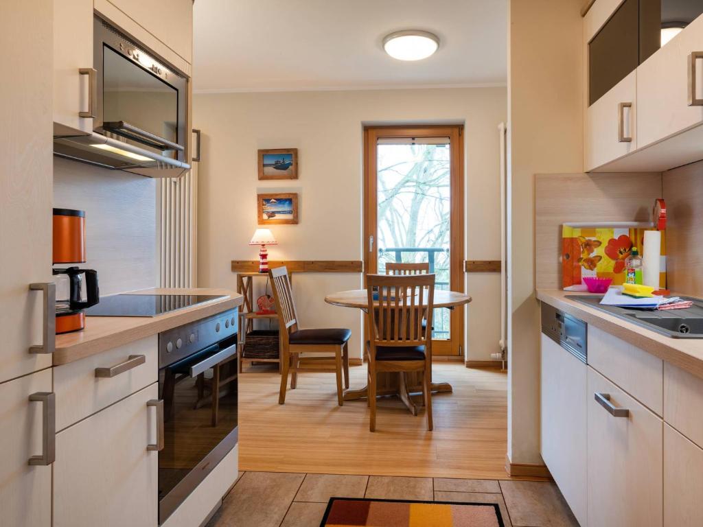 Kaiservillen Heringsdorf - Ferienwohnung mit 2 Schlafzimmern und Balkon D212 photo 1