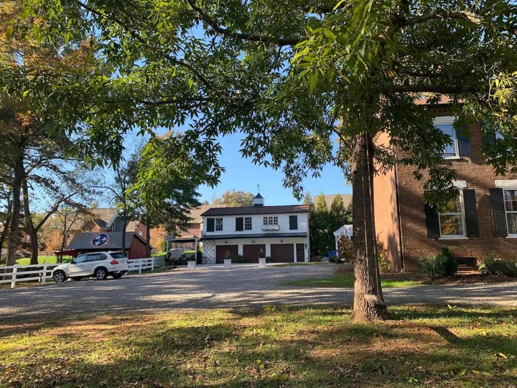 Five-Star Historic Boyd Harvey Carriage House photo 4