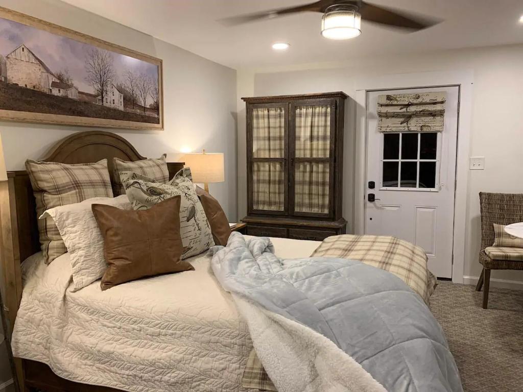 Five-Star Historic Boyd Harvey Carriage House photo 3