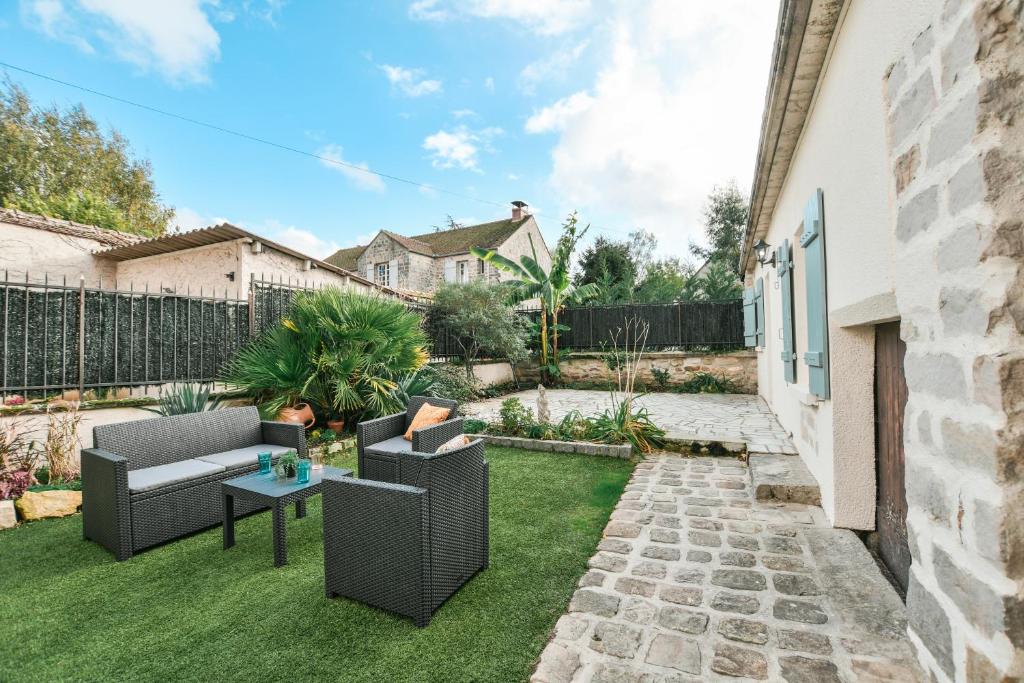 Instant Fleury, studio cosy avec jardin secret photo 1