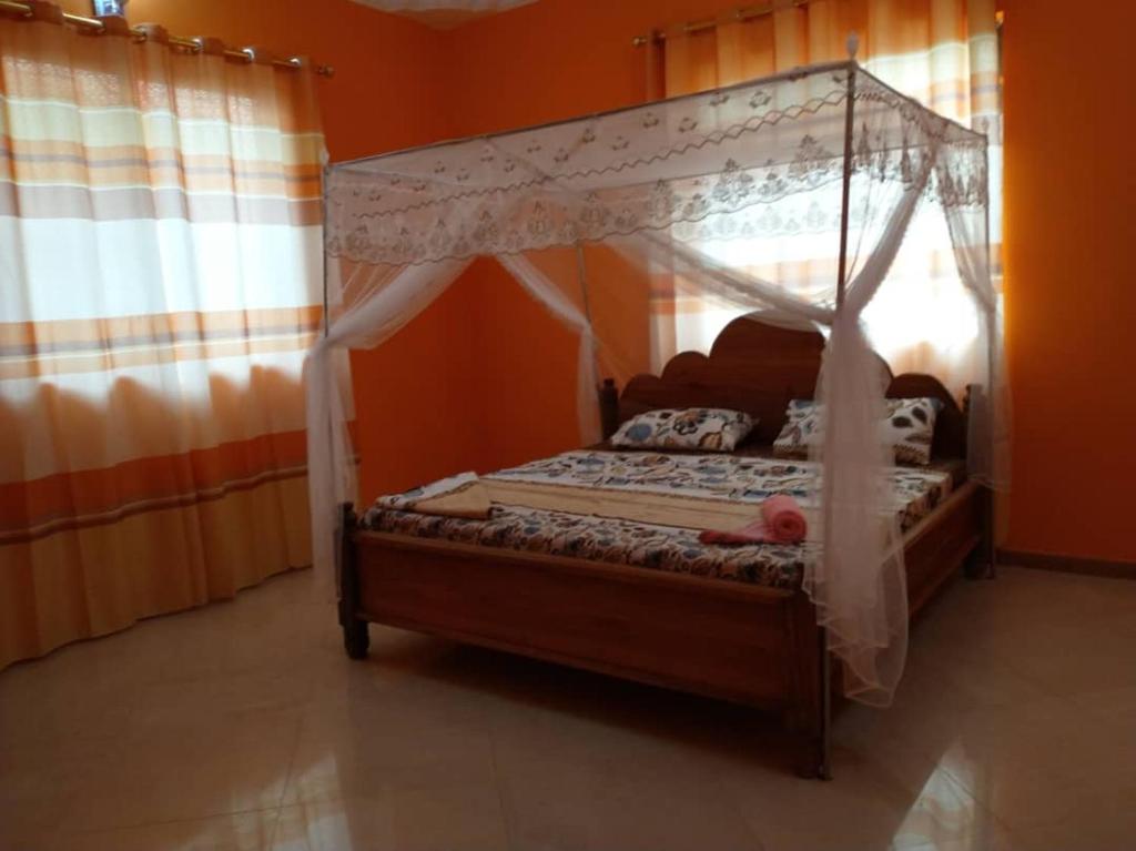 Mkoani Guest House - Tap to explore photos