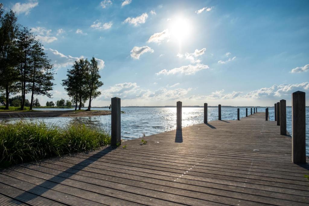 Cube of Luxury direkt am Strand EuroParcs Bad Hoophuizen photo 4