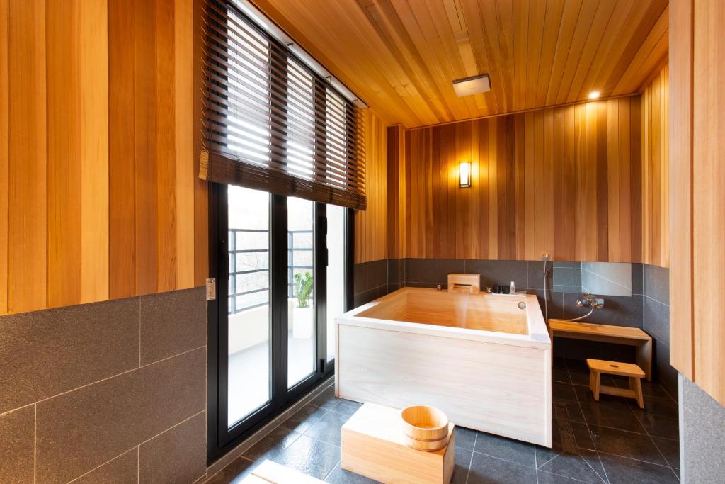 Tomonoya Hotel and Ryokan Gyeongju photo 1