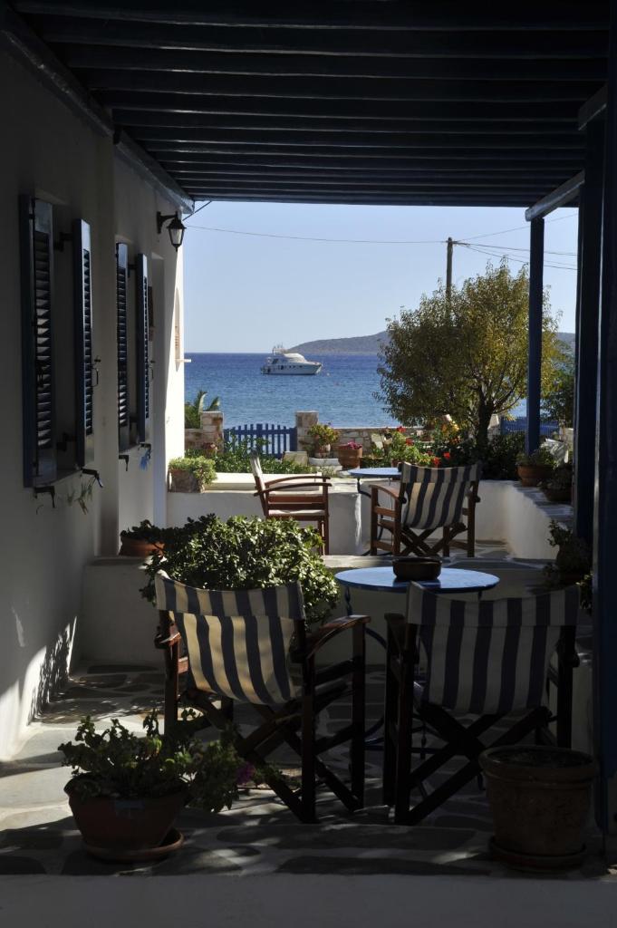 George's beach studios Aliki Paros photo 2