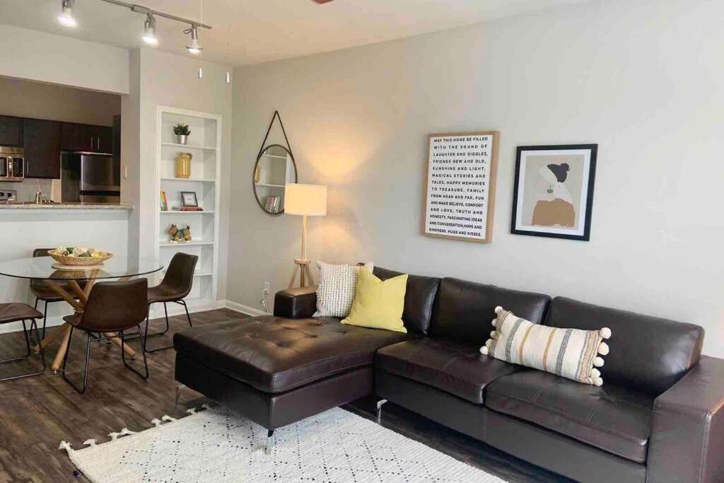 Newly Furnished 1BR Apartment w/ Hermann Park View image