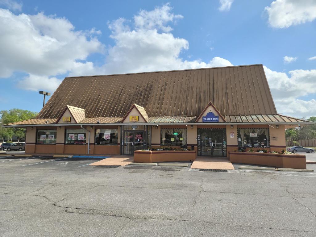Tampa Inn - Near Busch Gardens image