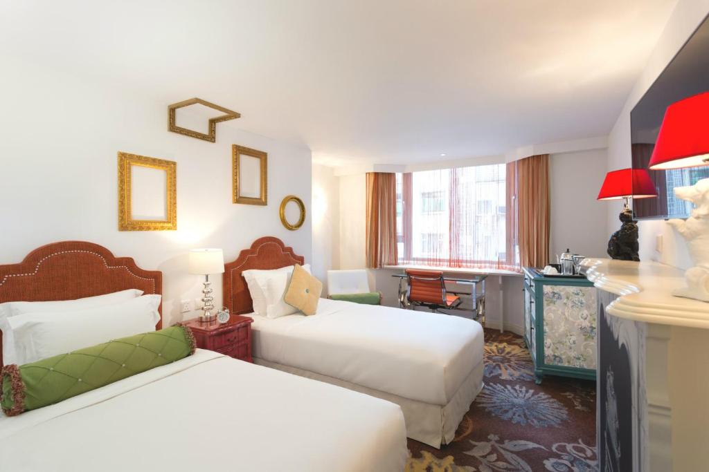 The Luxe Manor photo 3
