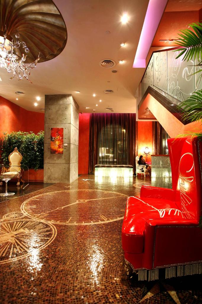 The Luxe Manor photo 1