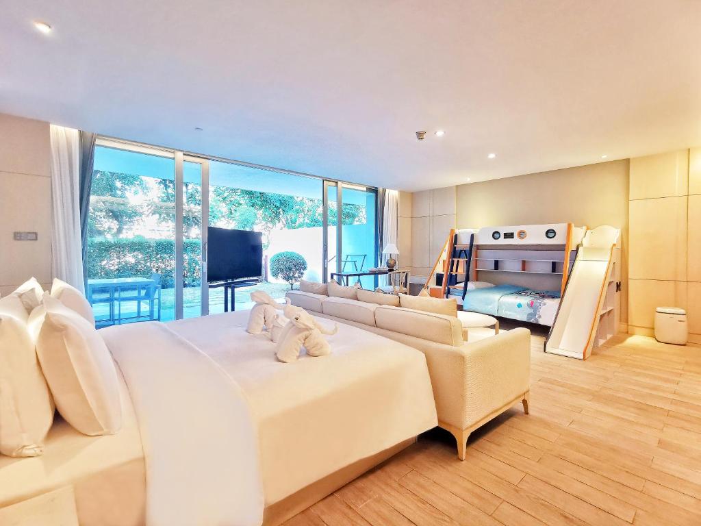 Сьюит (Семейный суперлюкс с внутренним двором), Palace Resort & Spa Yalong Bay Sanya
