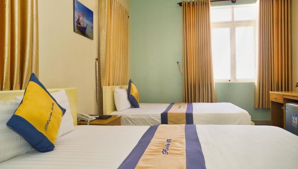 Трехместный (Улучшенный трехместный номер), Rita Hotel