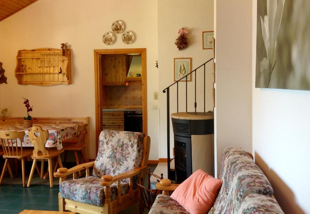 Serena Rustic photo 3