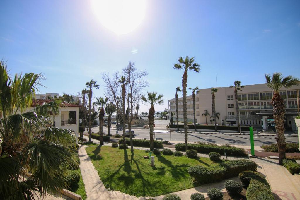 Phaedrus Living: Seaside Modern Flat Limnaria 123 photo 1