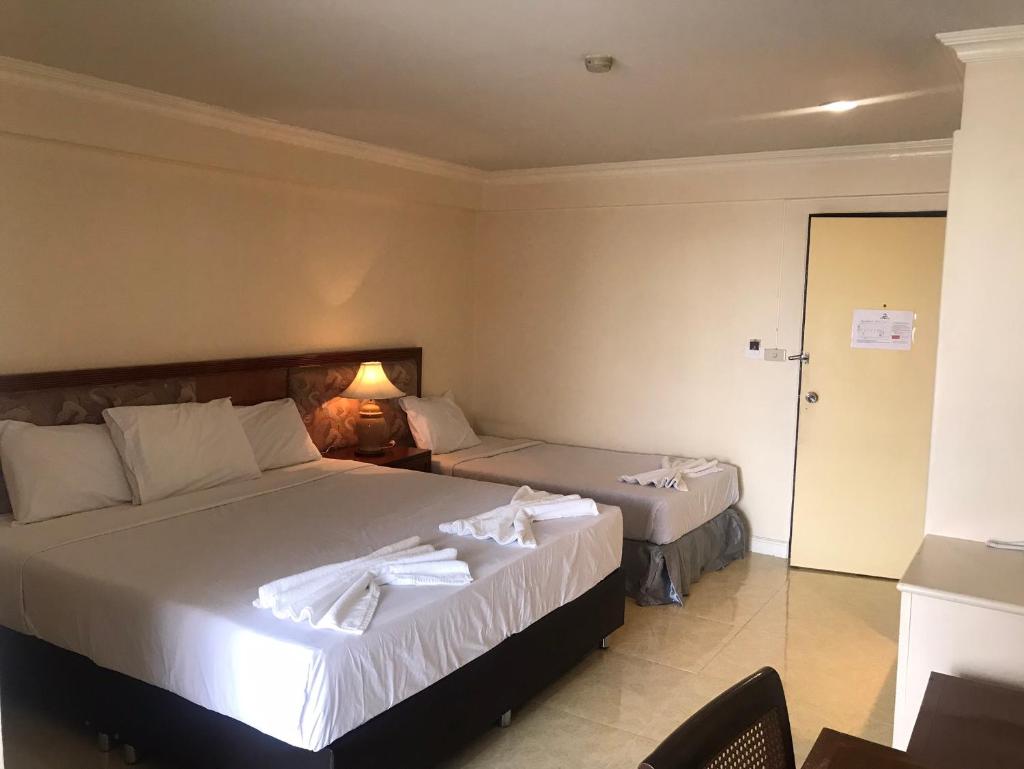 Трехместный (Улучшенный трехместный номер), Отель Jumbotel