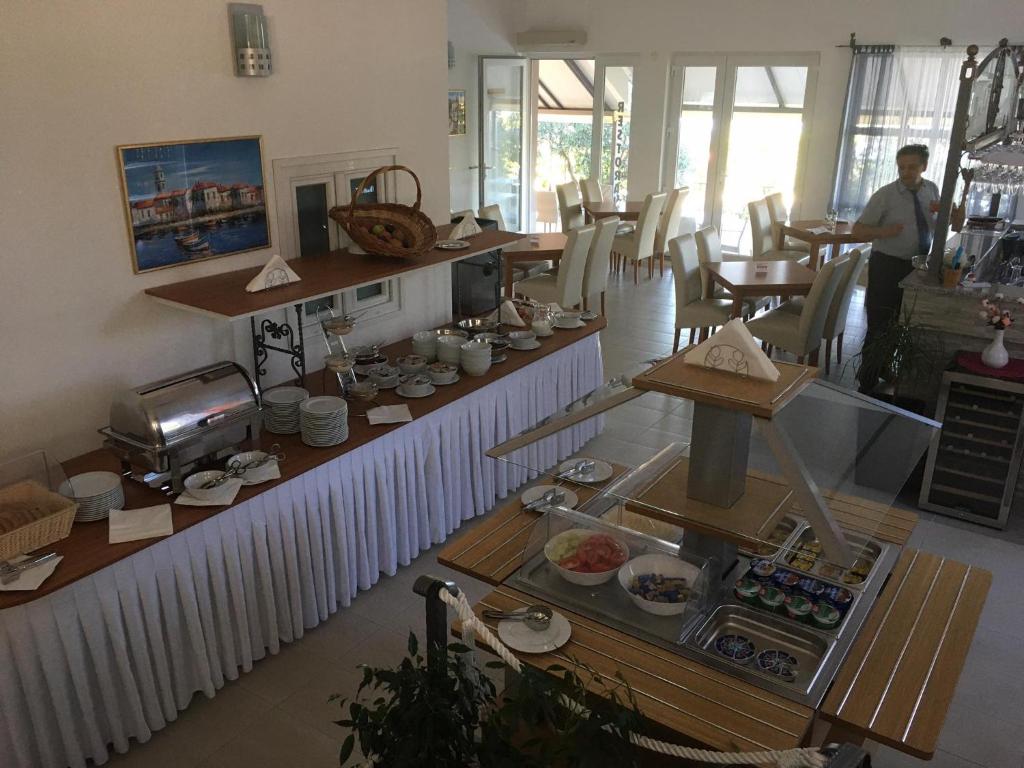 Hotel Lukas photo 4