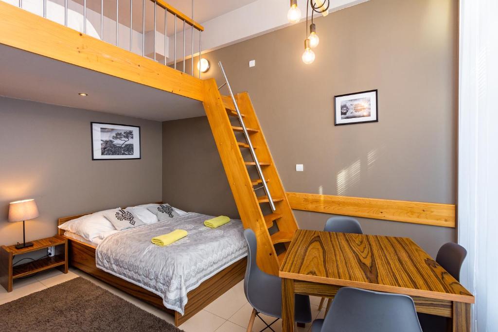 Апартаменты (Апартаменты с мини-кухней и мезонином), Apartamenty Brzozowa - Centrum
