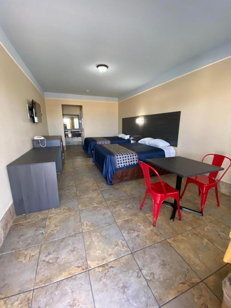 Texas Inn & Suites McAllen at La Plaza Mall and Airport photo 3