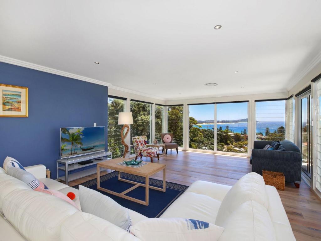 Enjoy Spectacular Oceanviews with BBQ & Airy Space