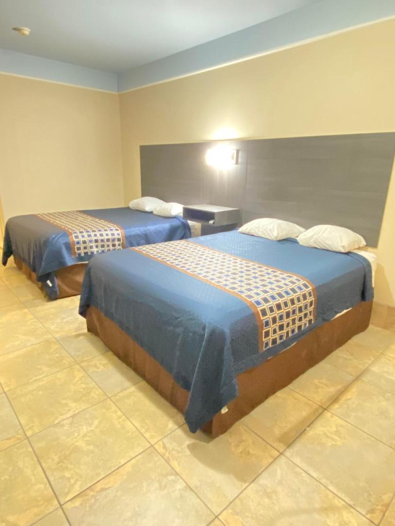 Texas Inn & Suites McAllen at La Plaza Mall and Airport photo 4