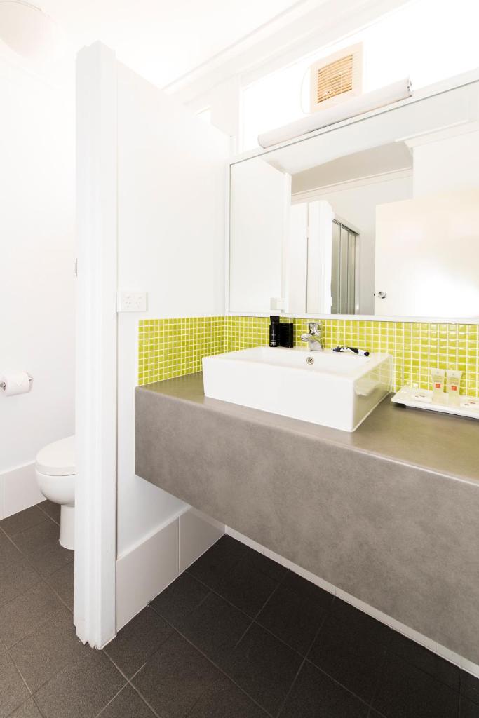 ibis Styles Geraldton - Tap to explore photos