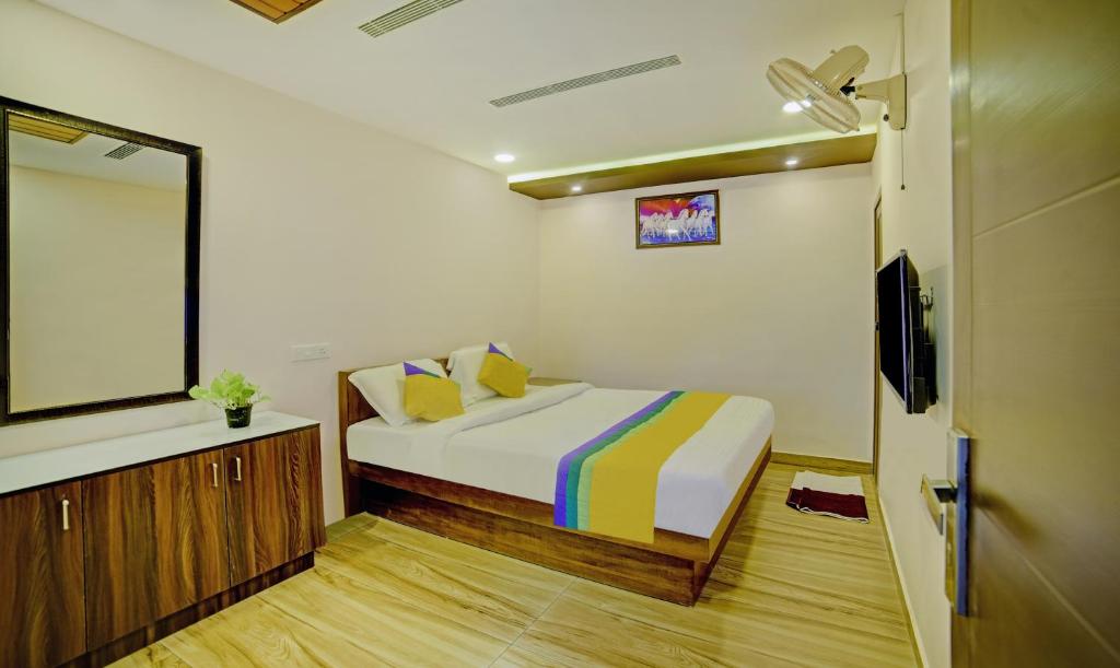 Двухместный (Двухместный номер Делюкс с 1 кроватью), Treebo Trip Majestic Inn Thampanoor