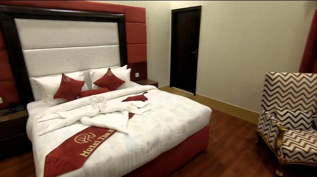 Hotel The Holiday photo 4