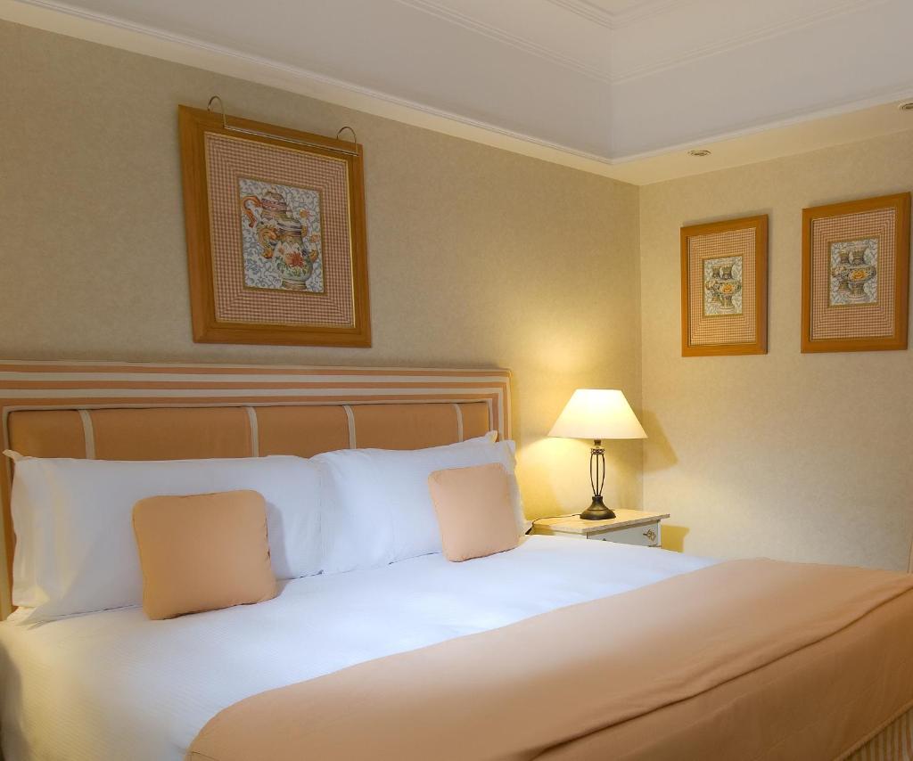 Сьюит (Королевский люкс), Отель Crowne Plaza Dubai