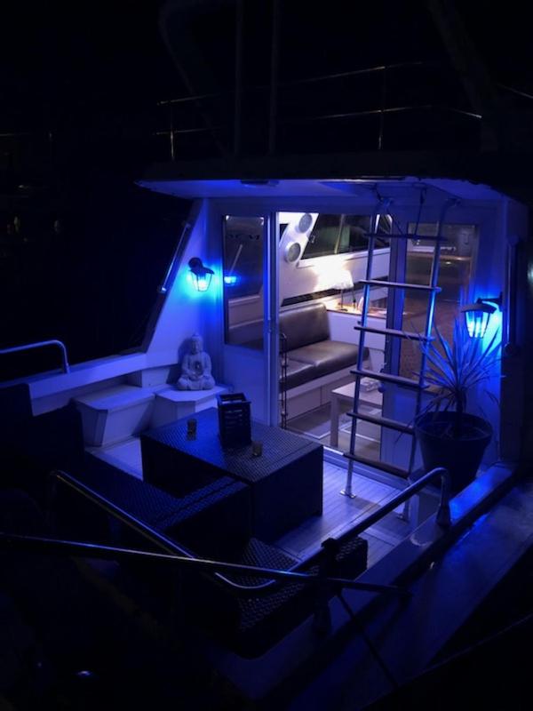 Magnifique bateau maison - Thumbnail image