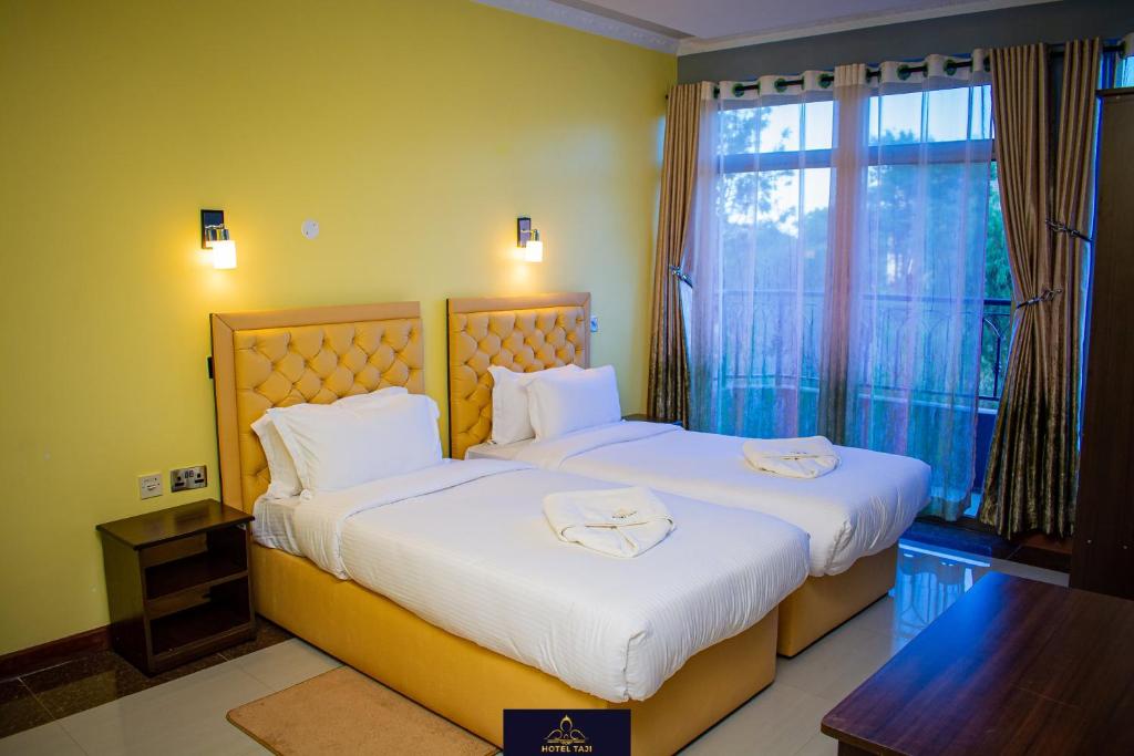 HOTEL TAJI photo 2