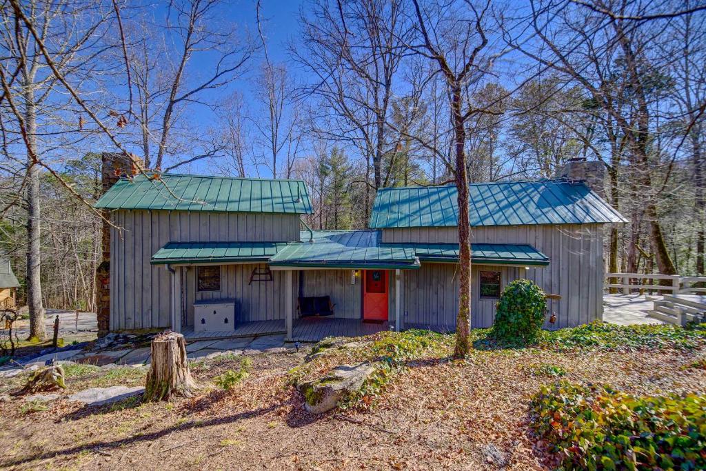 Cozy Log Cabin 6 Mi to Great Smoky Mtns NP! photo 1