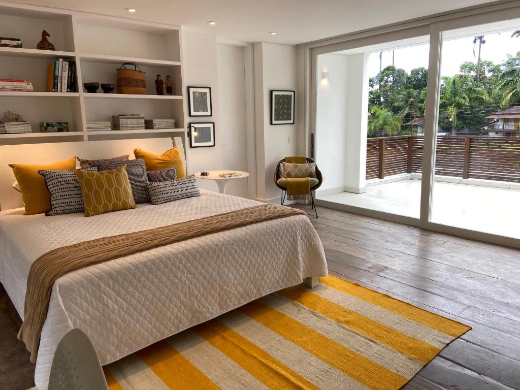 Tropical Contemporary Suites photo 3