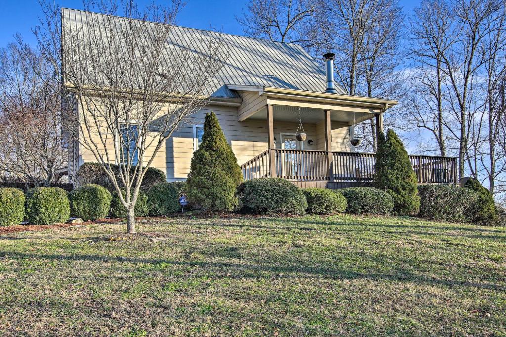 Secluded Hilltop Columbia Home with Deck and Views! photo 2