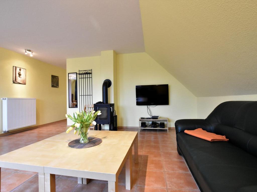 Cozy 5-bedroom Holiday Home in Zierow with Garden photo 2
