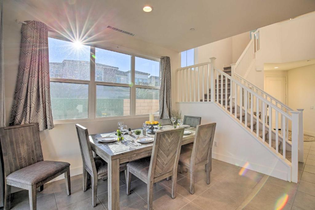 Lakefront Getaway with Pool about Steps to Golf Courses! photo 4
