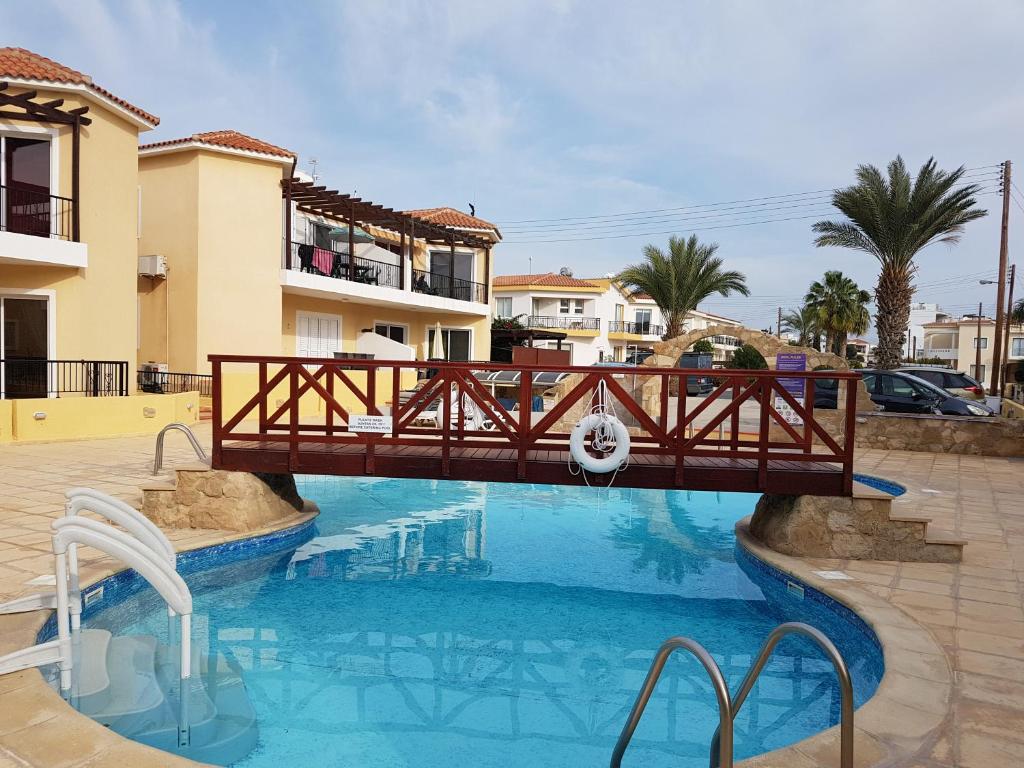 Charming 2 Bed. Ap. with swimming pool