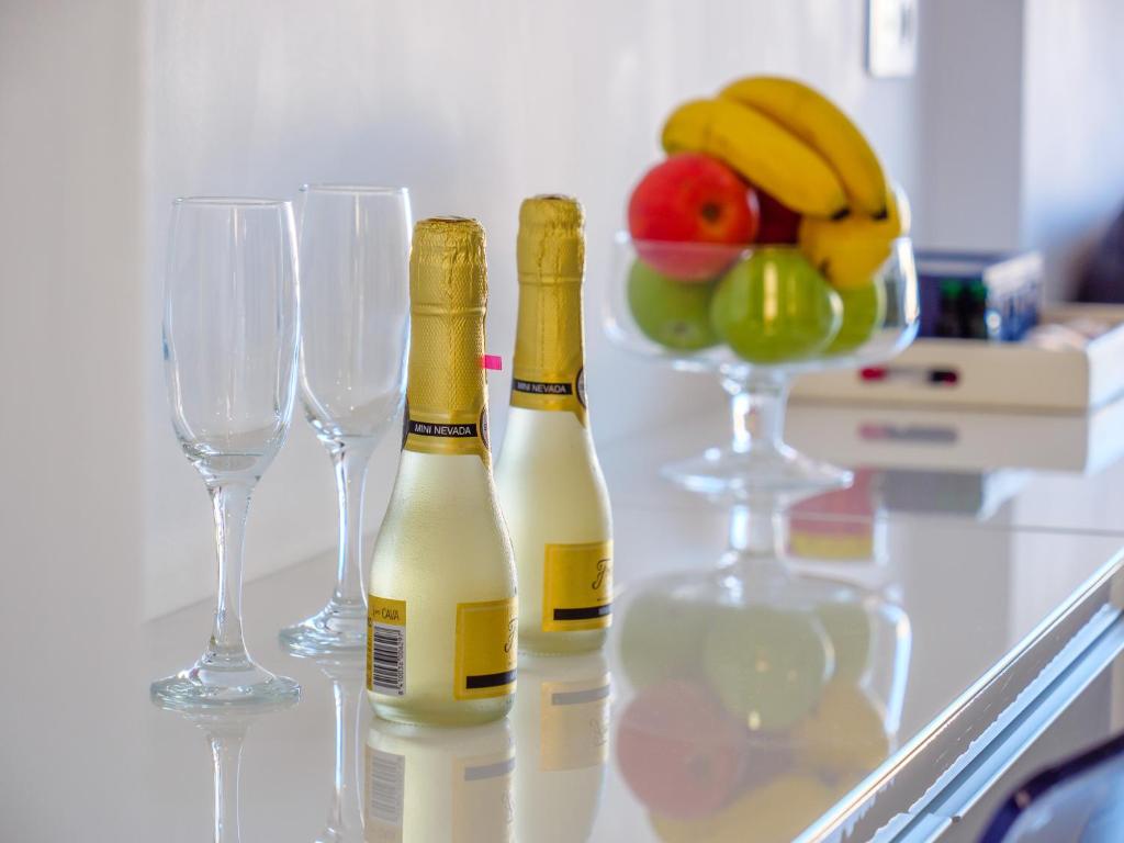 Honeymoon Apartments photo 2