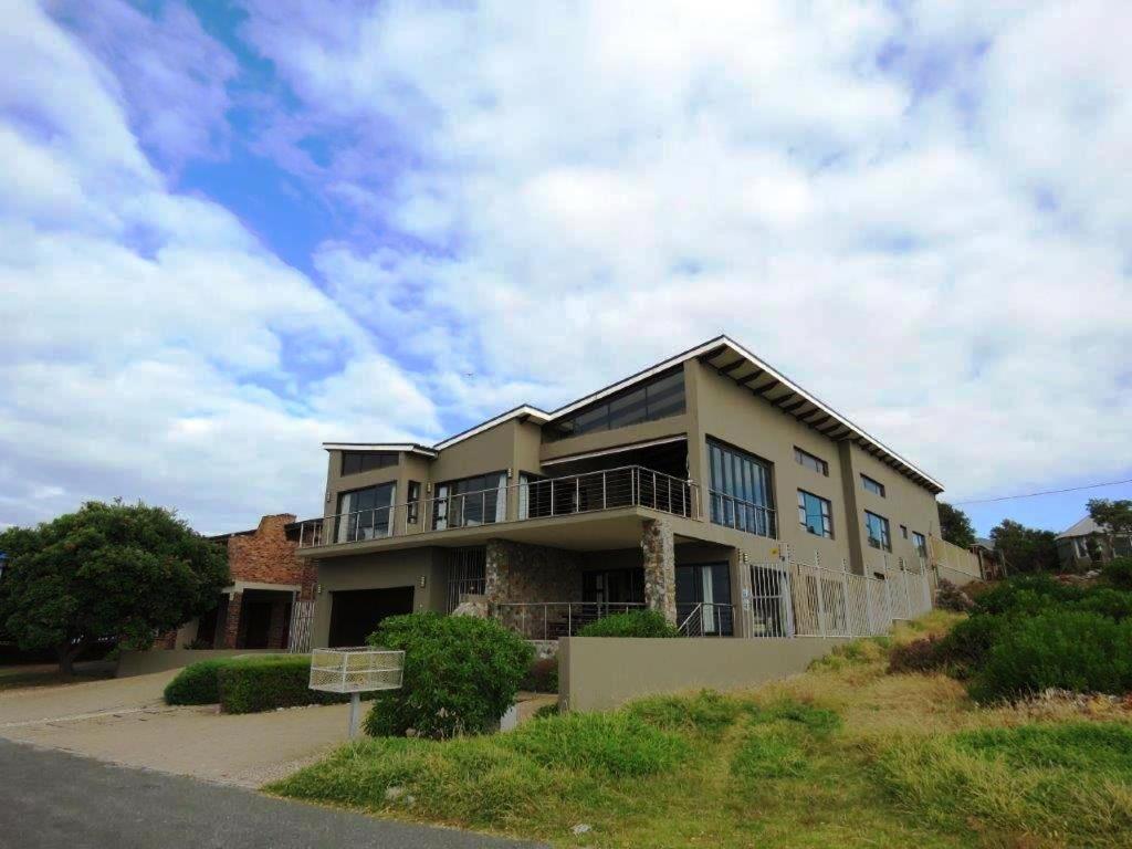 Whalesong Villa photo 2