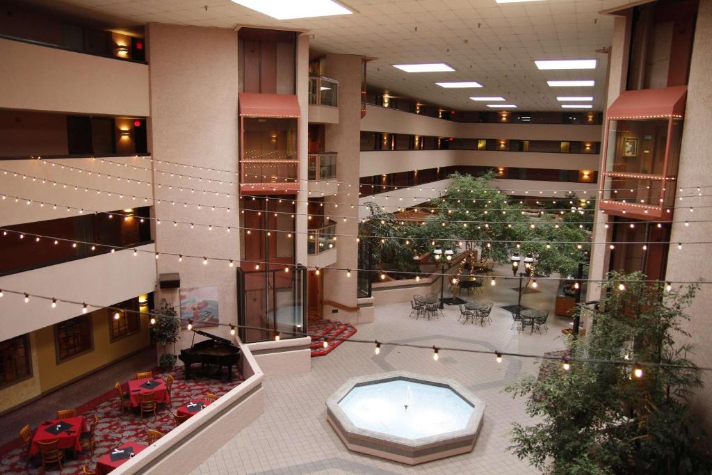 Ramada by Wyndham Viscount Suites Tucson East image