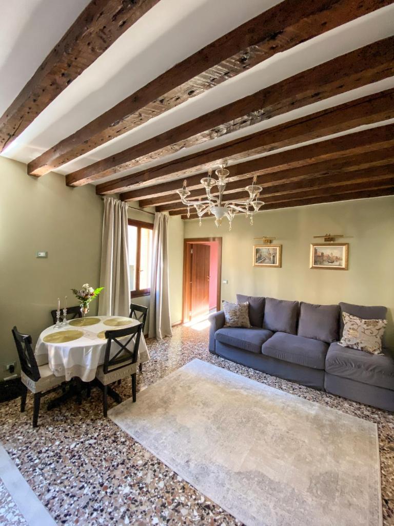 Wow suite 5 min from San Marco - Tap to explore photos