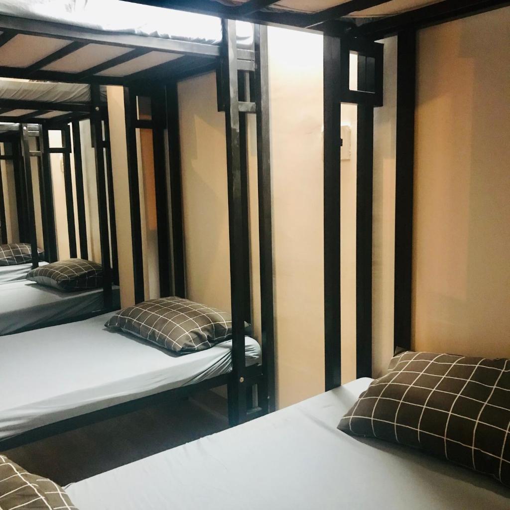 Номер (Общий номер для мужчин и женщин с 8 кроватями), Nắng Homestay with balcony