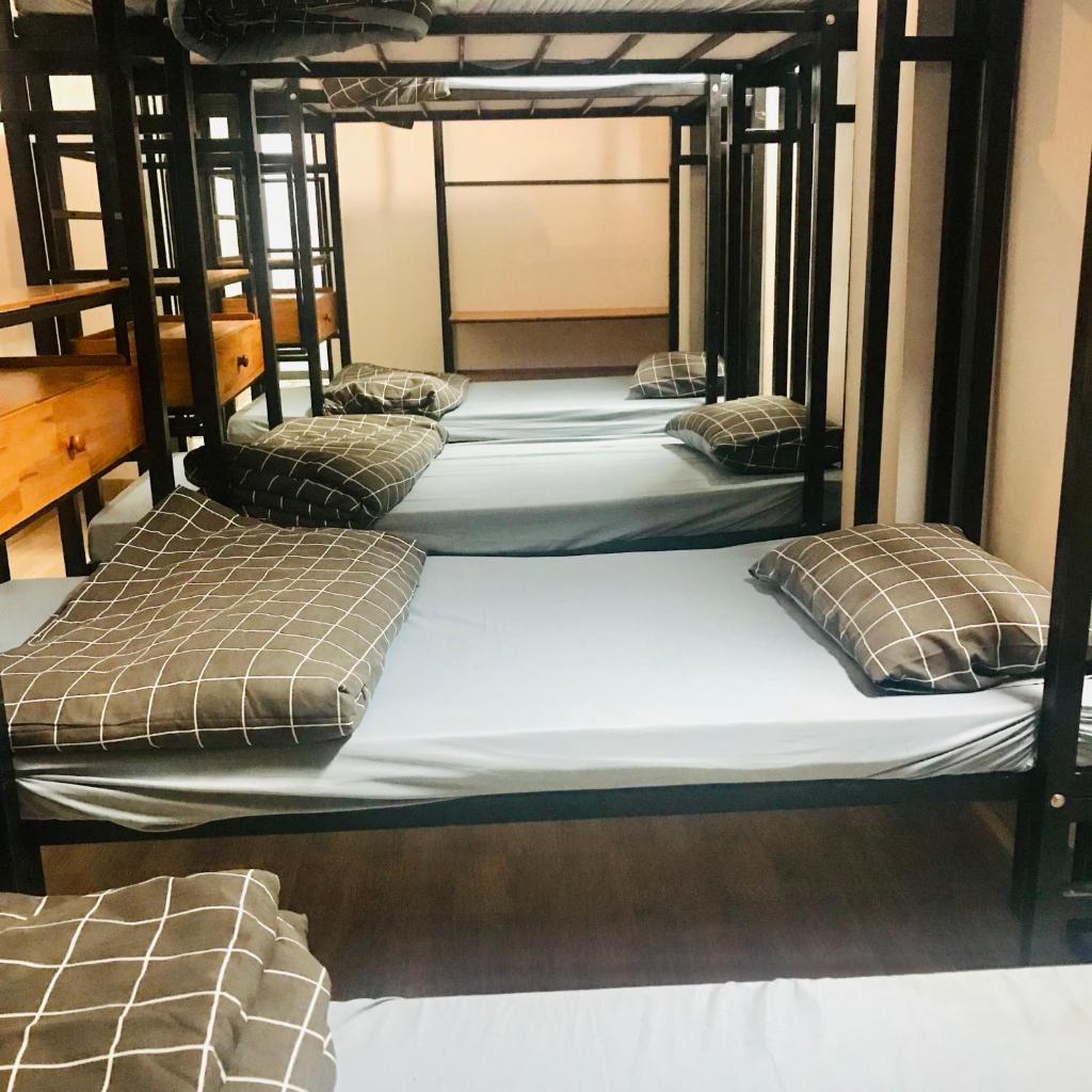 Номер (Общий номер для мужчин и женщин с 8 кроватями), Nắng Homestay with balcony