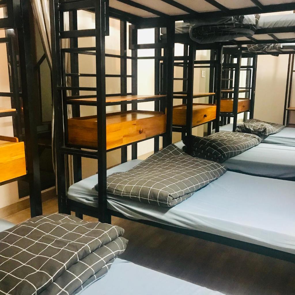 Номер (Общий номер для мужчин и женщин с 8 кроватями), Nắng Homestay with balcony